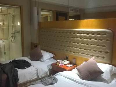 美女差評情趣房，酒店回復藏故事